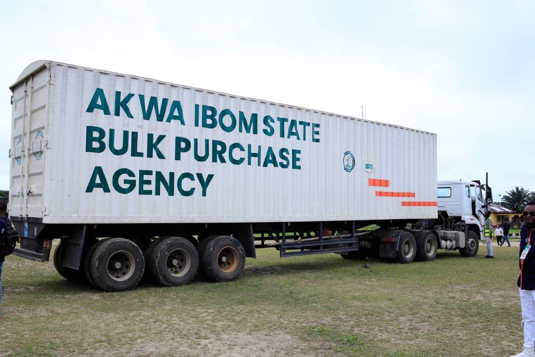 AKSBPA distribution truck on site for a food palliative exercise